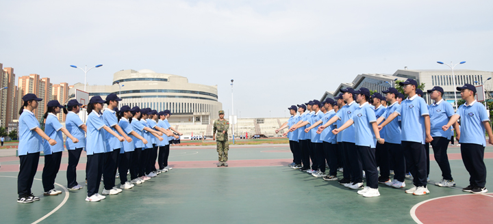 洪澤：高一新生軍訓 增強國防意識